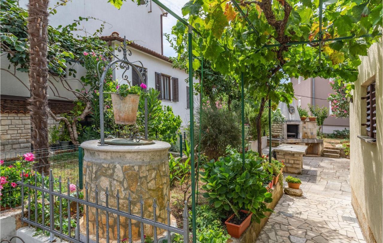 2 Bedroom Stunning Apartment In Rovinj Exterior photo