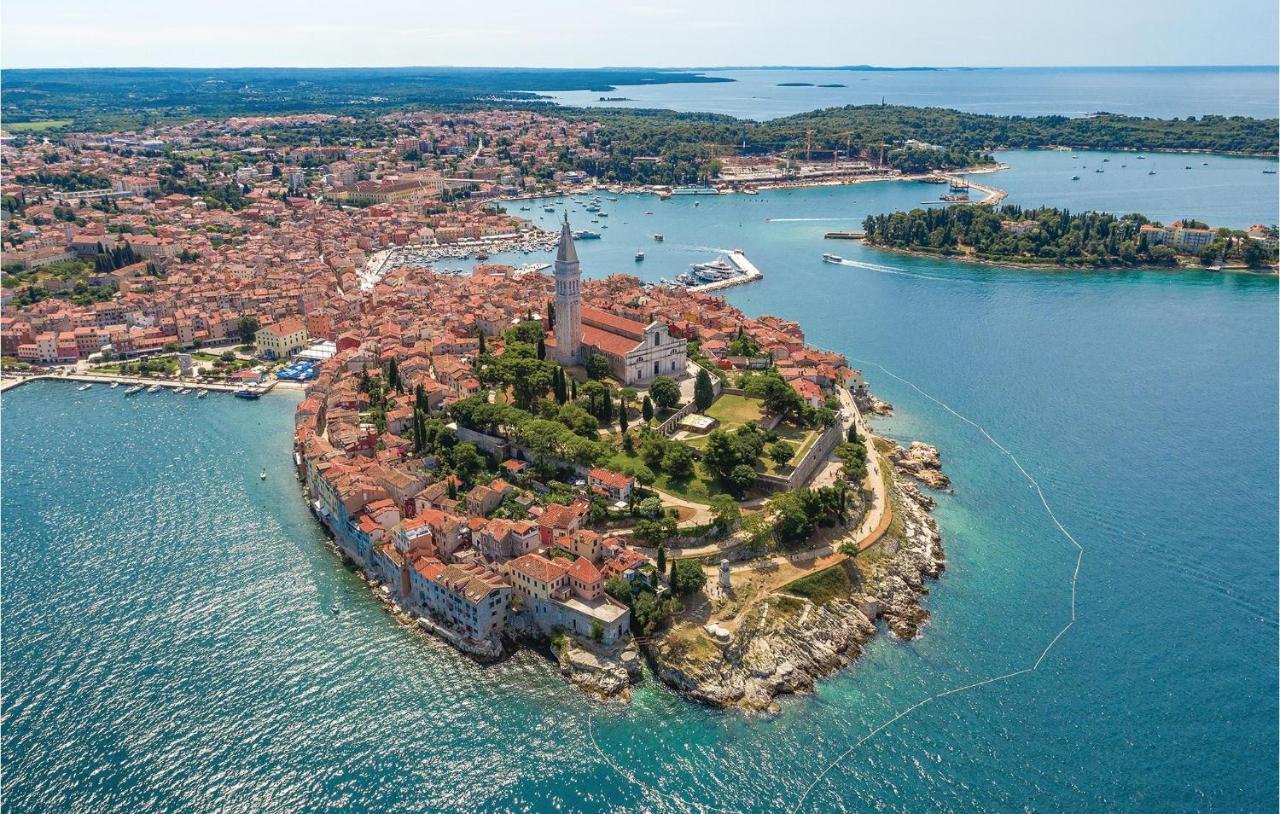 2 Bedroom Stunning Apartment In Rovinj Exterior photo