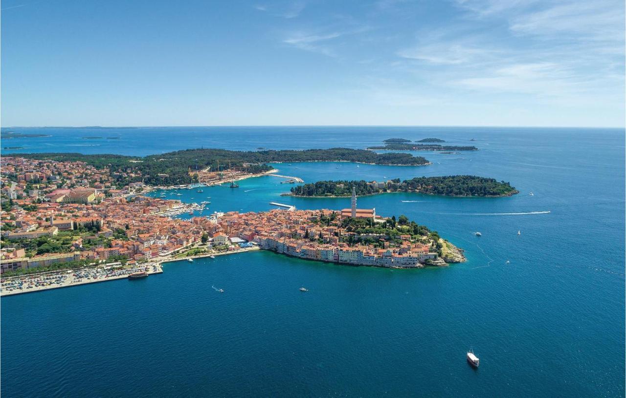 2 Bedroom Stunning Apartment In Rovinj Exterior photo